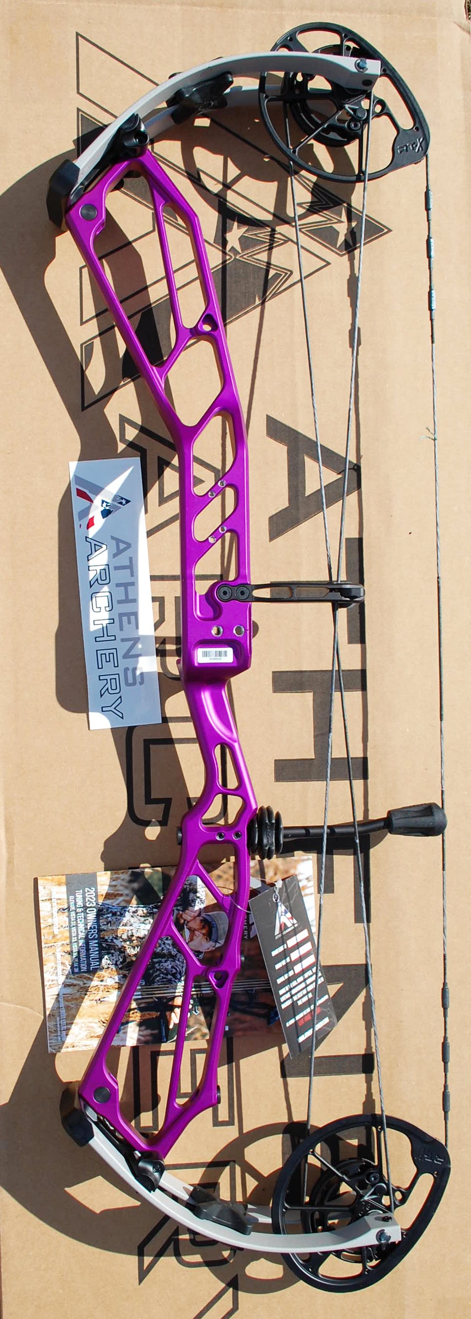 Athens Vista 35 Compound Bow Purple 40 lb 25.5-27.5 draw Left Hand 2023