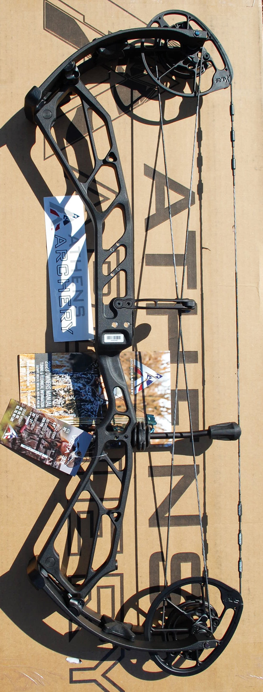Athens Vista 33 Archery Compound Bow Black 70 lb 27 - 31 draw Left Hand 2023 FREE CASE